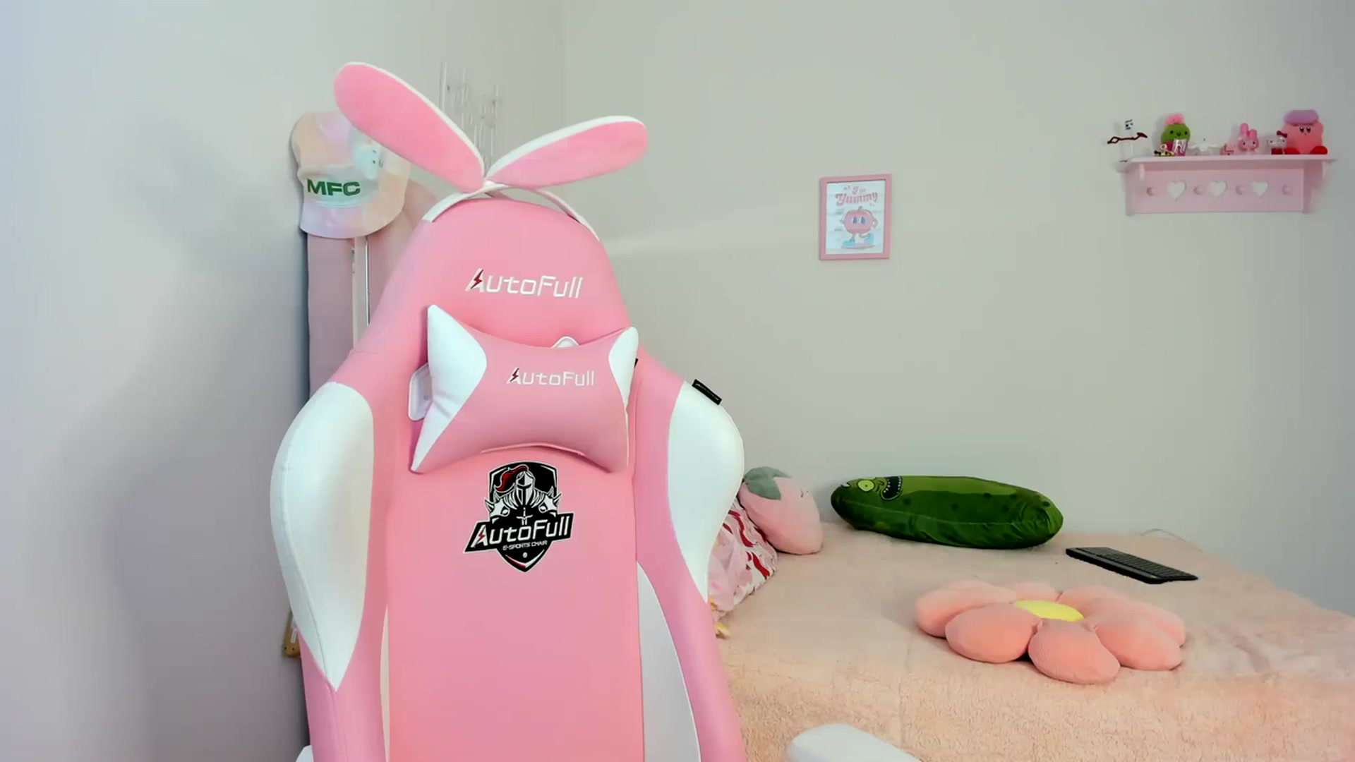 Gallery image thumbnail from Cherrycute666's myfreecams stream on, 03/16/2024, 24:55 image 3 of 20