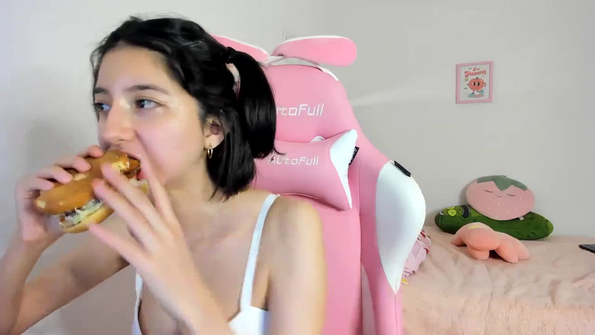 Gallery image thumbnail from Cherrycute666's myfreecams stream on, 03/16/2024, 07:18 image 5 of 20