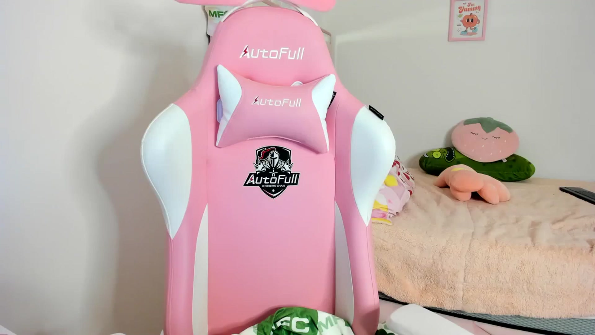 Gallery image thumbnail from Cherrycute666's myfreecams stream on, 03/16/2024, 07:18 image 2 of 20
