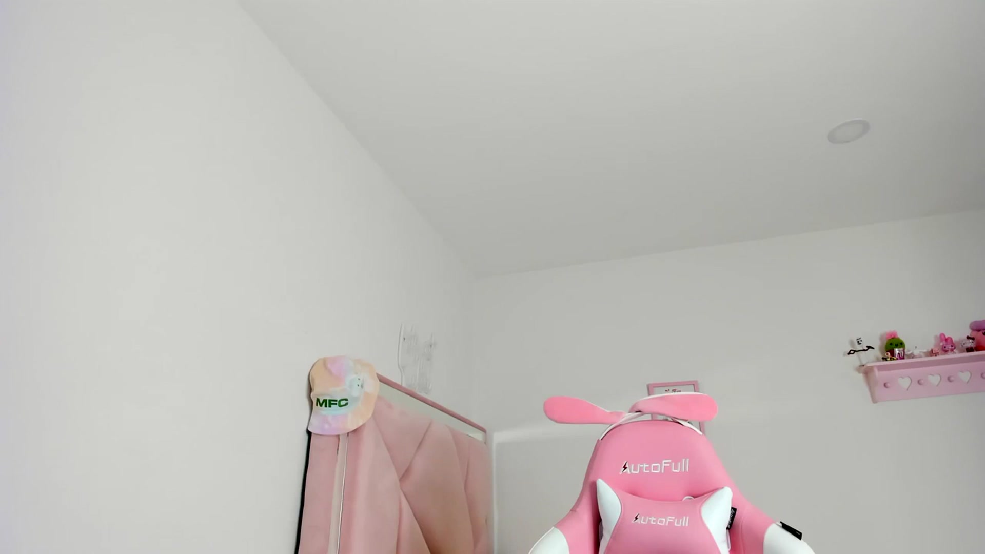Gallery image thumbnail from Cherrycute666's myfreecams stream on, 03/16/2024, 10:40 image 17 of 20