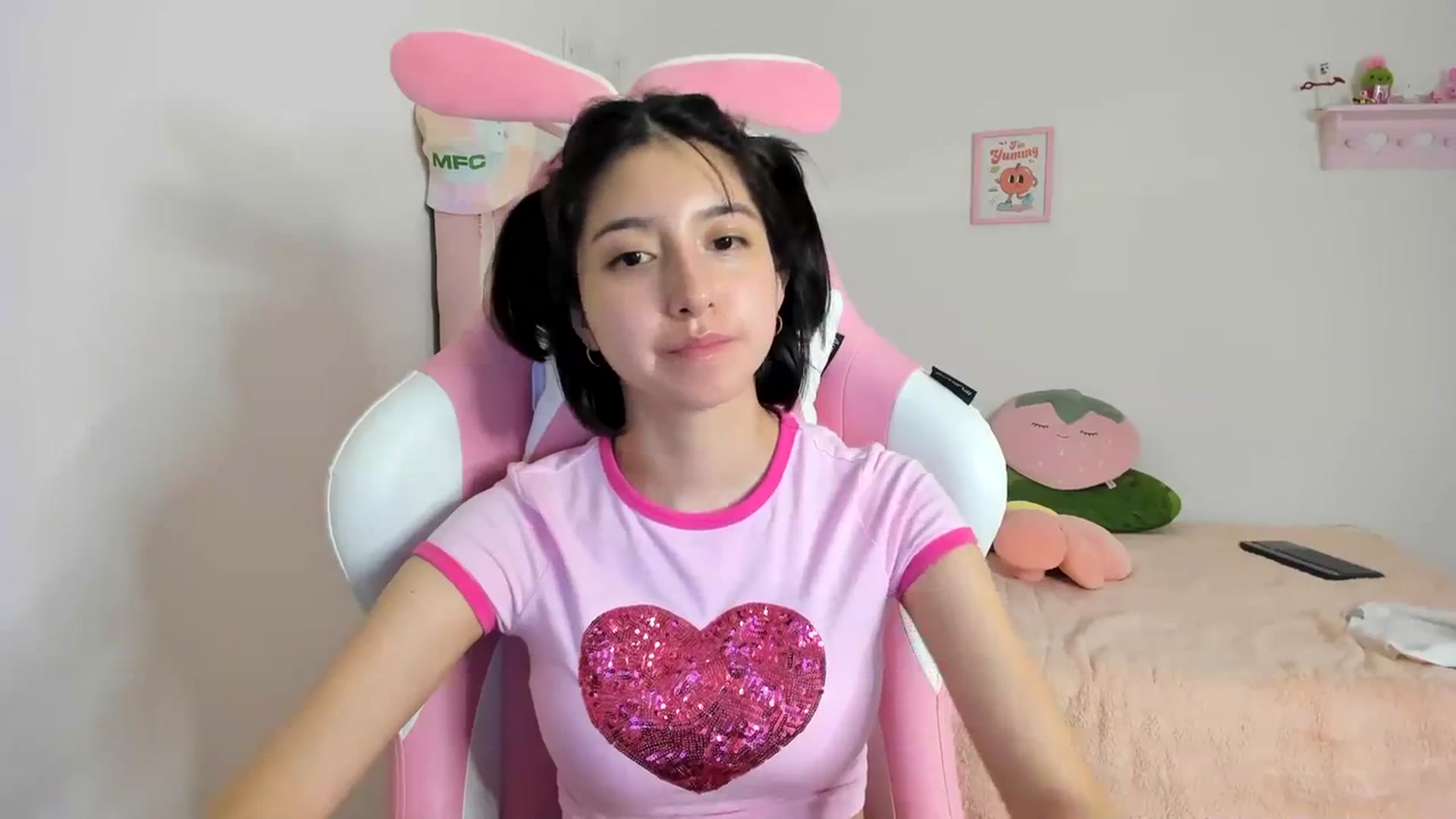 Gallery image thumbnail from Cherrycute666's myfreecams stream on, 03/16/2024, 10:40 image 13 of 20