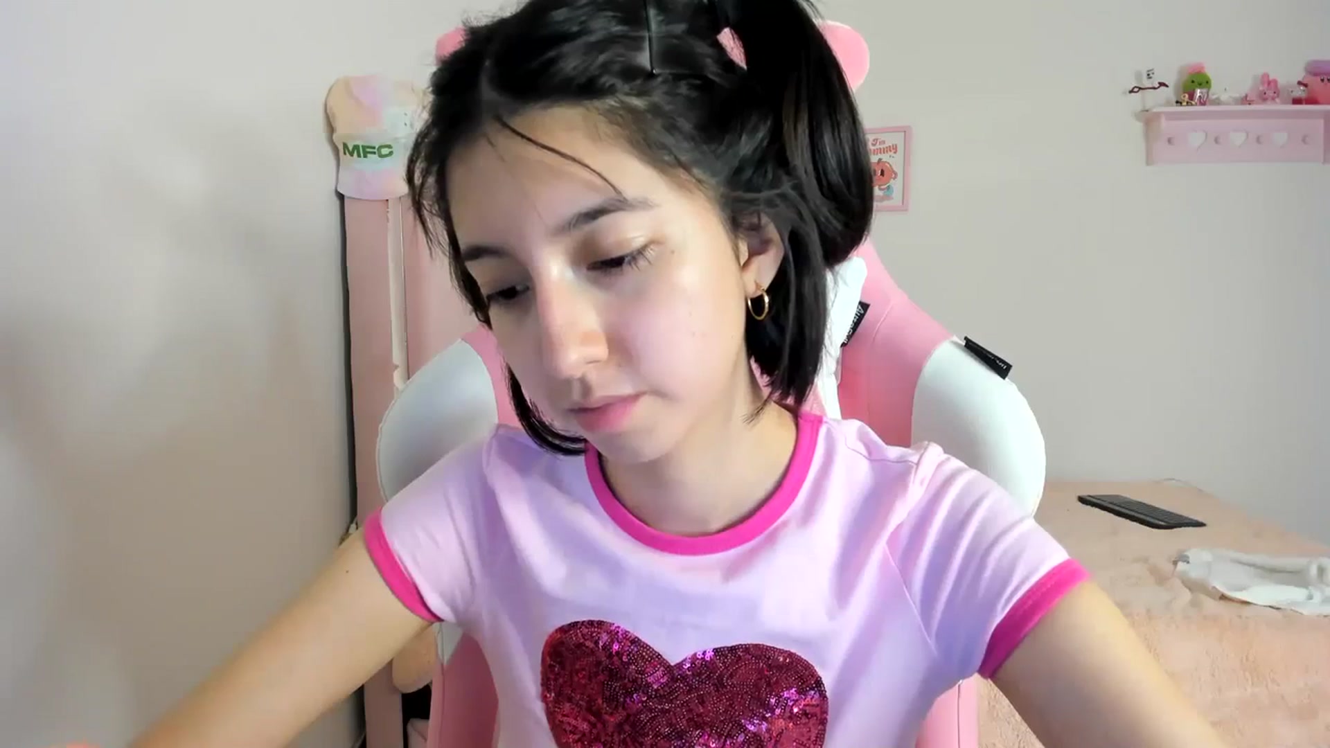 Gallery image thumbnail from Cherrycute666's myfreecams stream on, 03/16/2024, 10:40 image 19 of 20