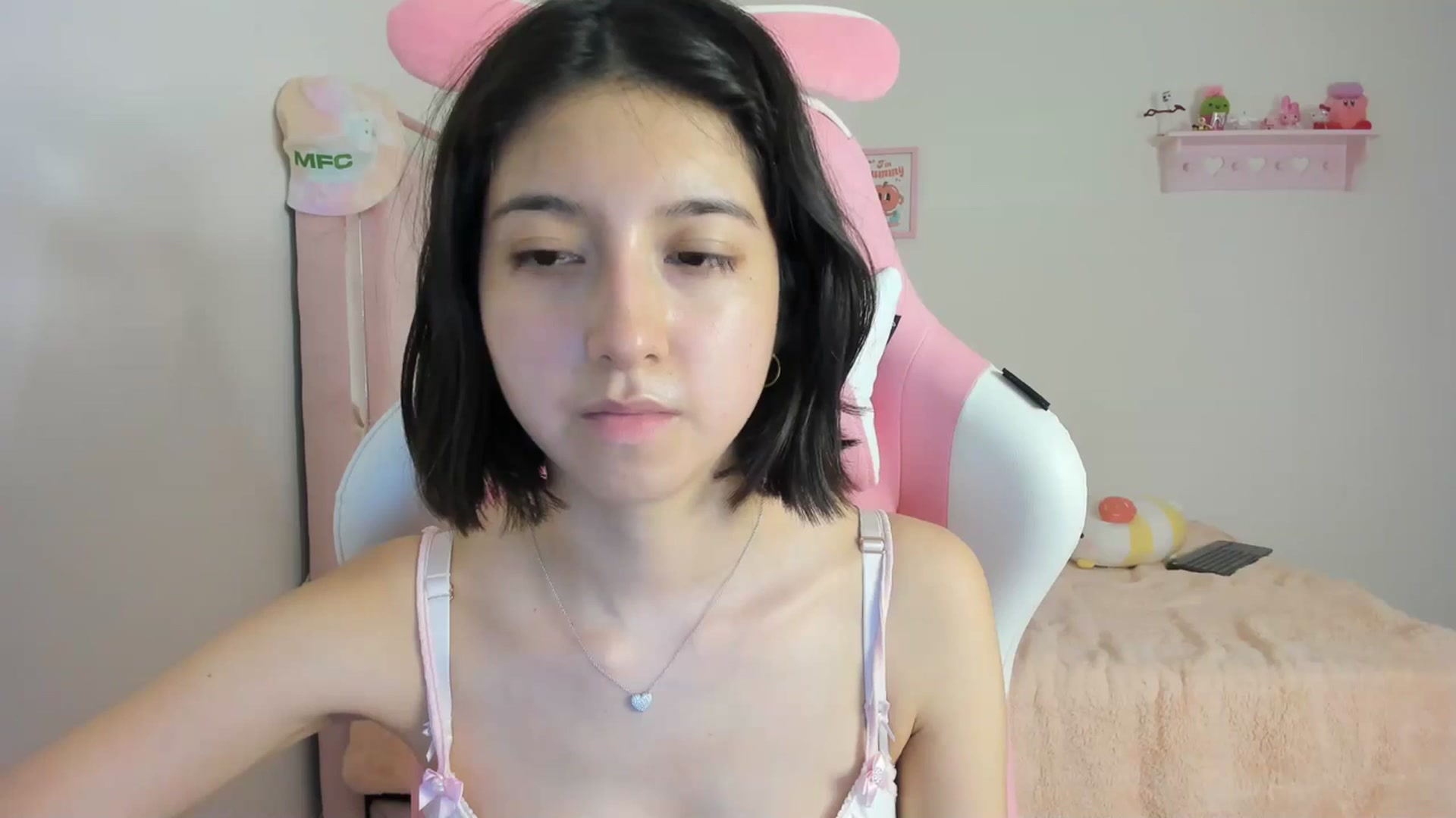 Gallery image thumbnail from Cherrycute666's myfreecams stream on, 03/17/2024, 08:11 image 15 of 20