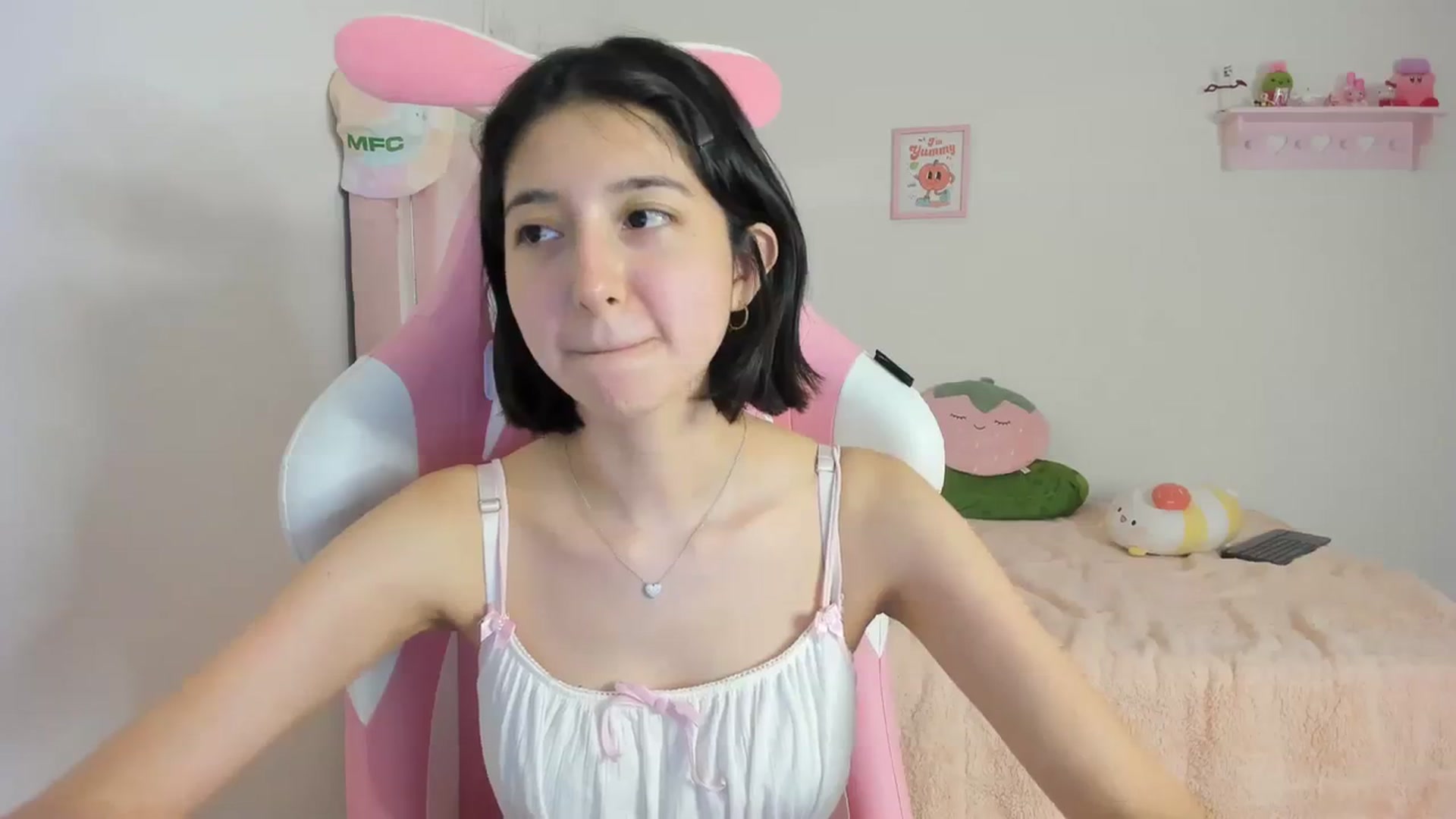 Gallery image thumbnail from Cherrycute666's myfreecams stream on, 03/17/2024, 09:28 image 6 of 20