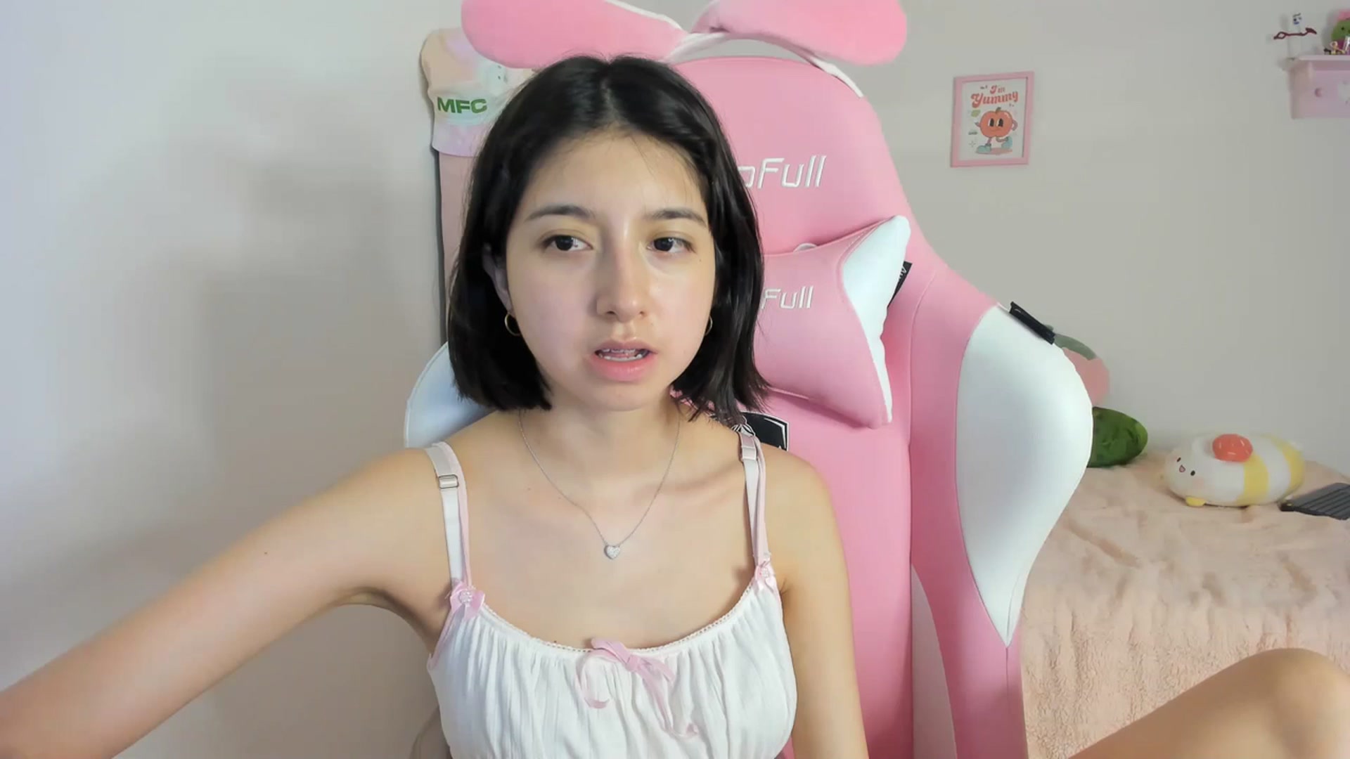 Gallery image thumbnail from Cherrycute666's myfreecams stream on, 03/17/2024, 09:28 image 16 of 20