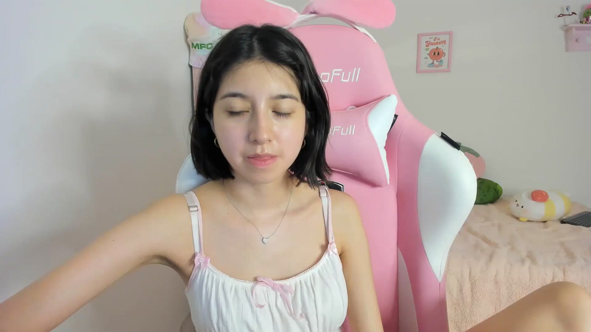 Gallery image thumbnail from Cherrycute666's myfreecams stream on, 03/17/2024, 09:28 image 18 of 20