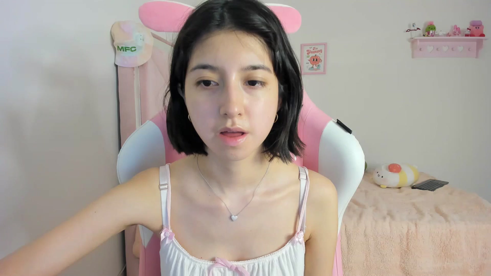 Gallery image thumbnail from Cherrycute666's myfreecams stream on, 03/17/2024, 09:28 image 11 of 20