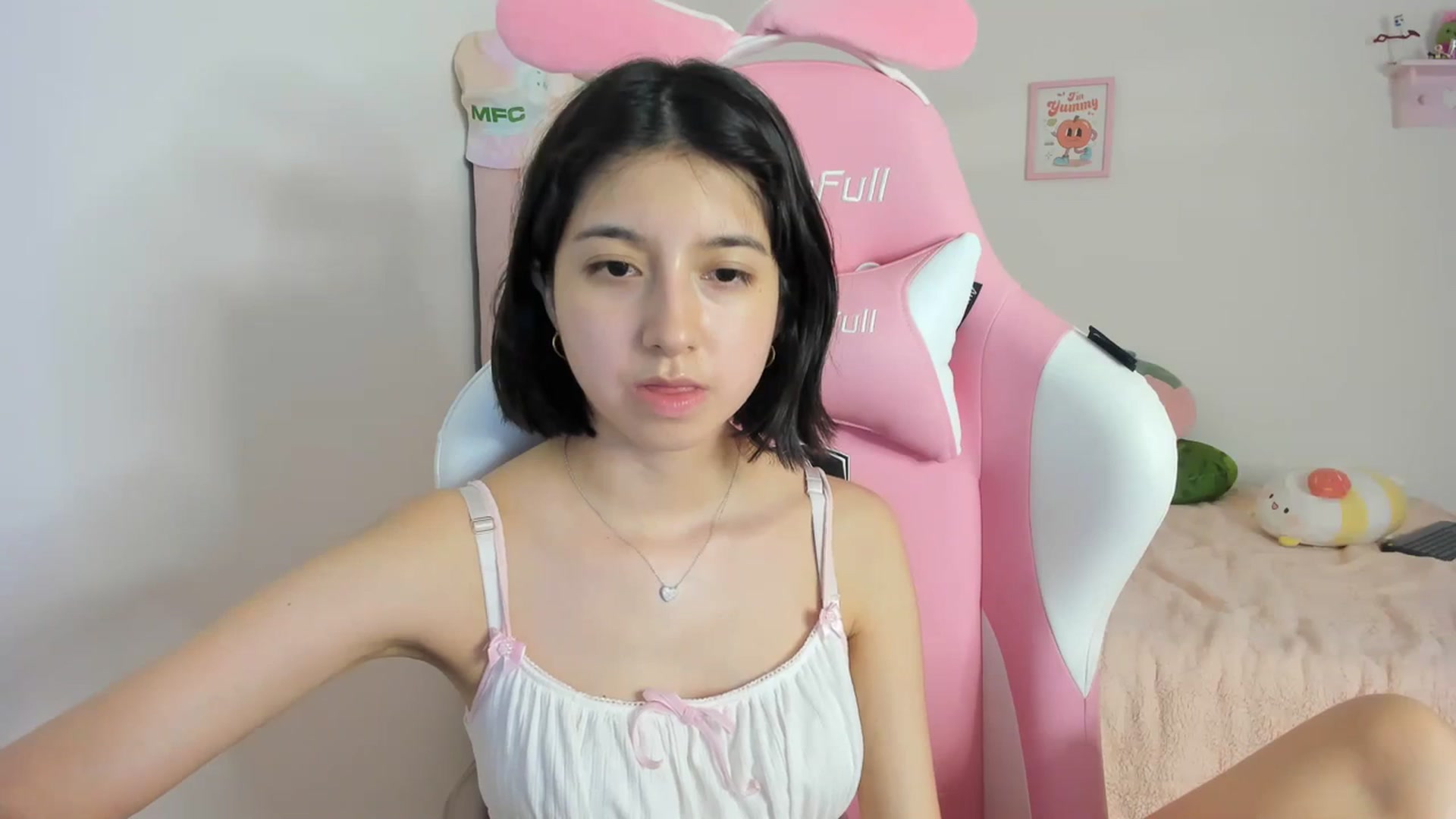 Gallery image thumbnail from Cherrycute666's myfreecams stream on, 03/17/2024, 09:28 image 15 of 20