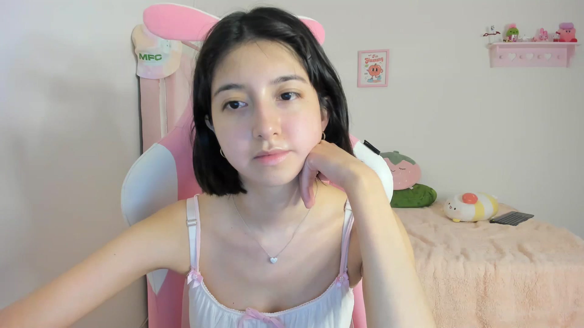 Gallery image thumbnail from Cherrycute666's myfreecams stream on, 03/17/2024, 09:28 image 10 of 20
