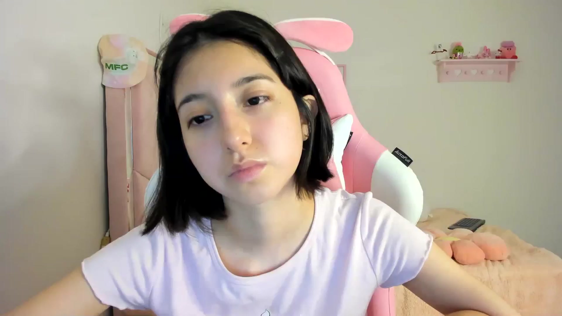Gallery image thumbnail from Cherrycute666's myfreecams stream on, 03/19/2024, 06:12 image 5 of 20