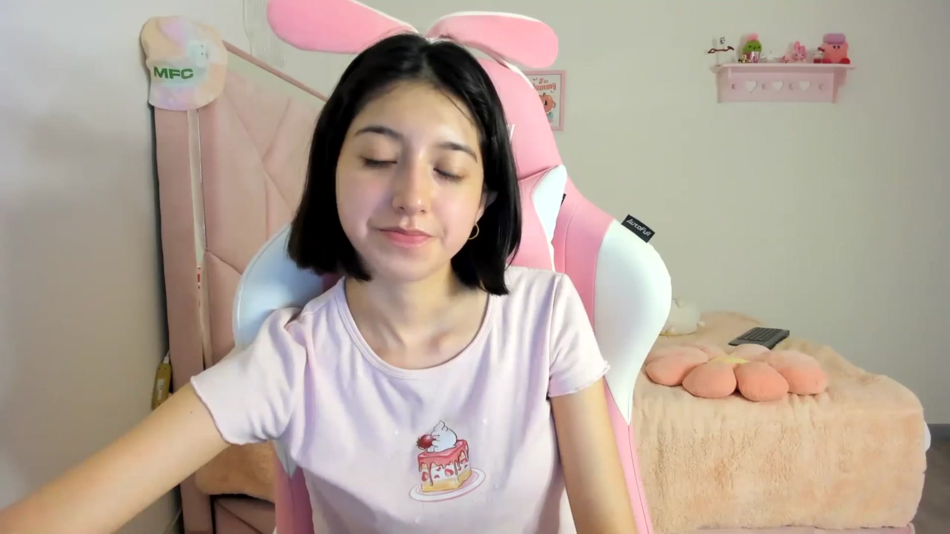 Gallery image thumbnail from Cherrycute666's myfreecams stream on, 03/19/2024, 06:12 image 13 of 20