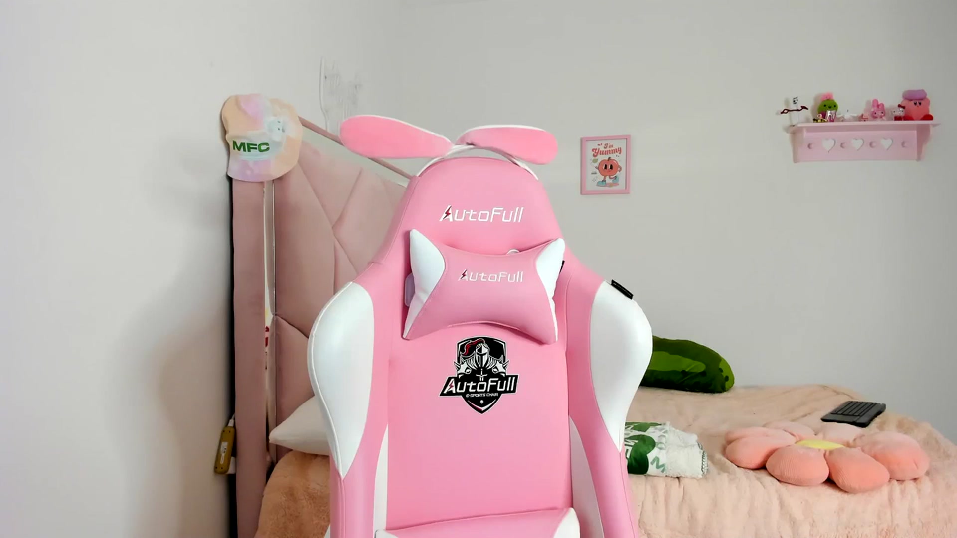 Gallery image thumbnail from Cherrycute666's myfreecams stream on, 03/20/2024, 07:49 image 5 of 20