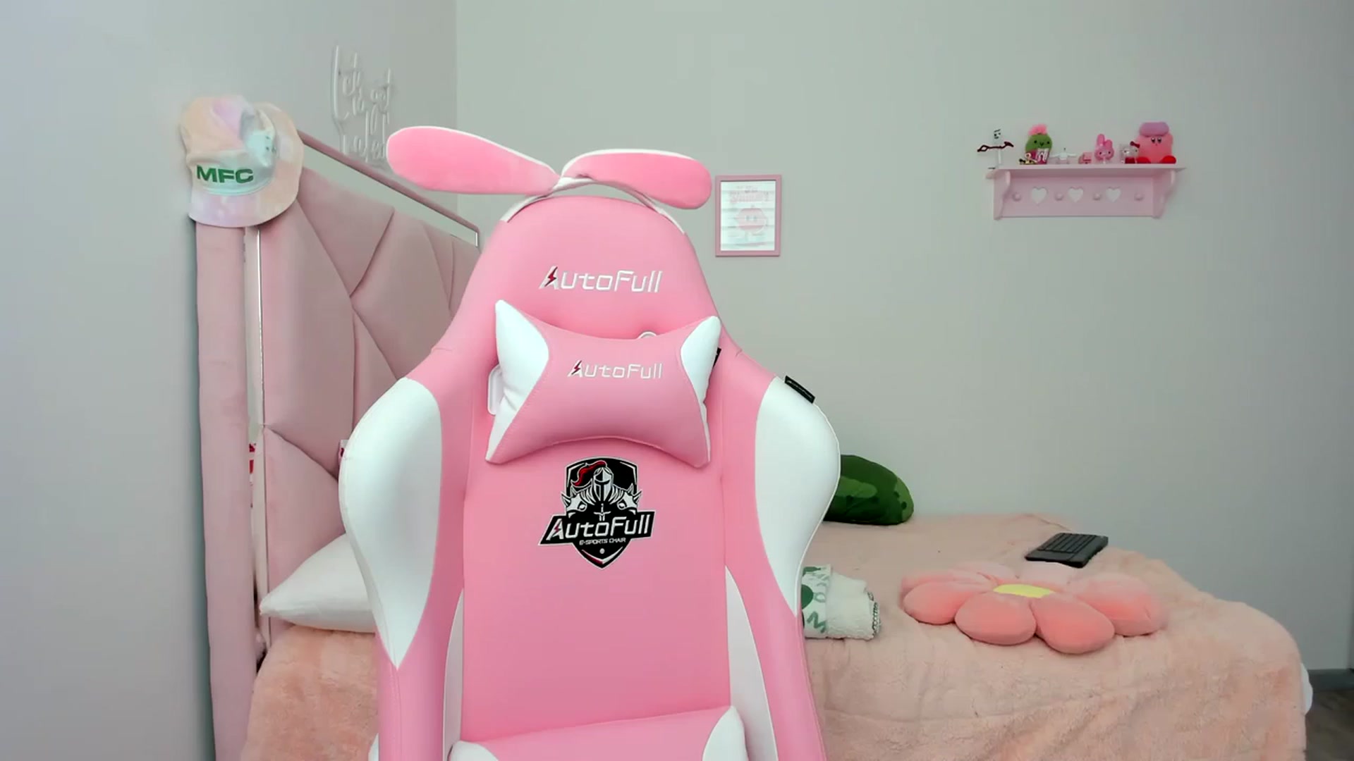 Gallery image thumbnail from Cherrycute666's myfreecams stream on, 03/20/2024, 21:02 image 2 of 20