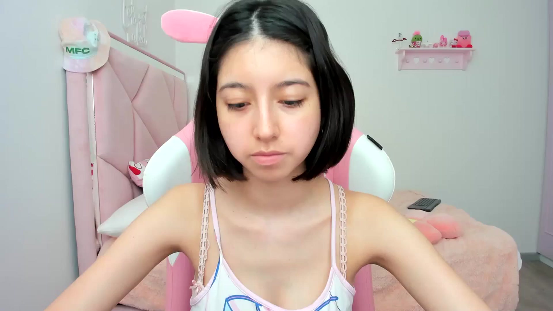 Gallery image thumbnail from Cherrycute666's myfreecams stream on, 03/20/2024, 21:02 image 18 of 20