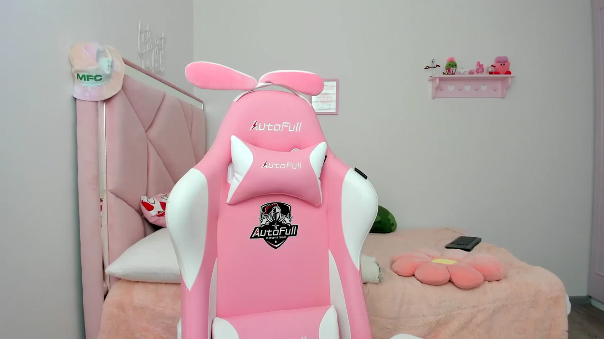 Gallery image thumbnail from Cherrycute666's myfreecams stream on, 03/20/2024, 21:02 image 6 of 20