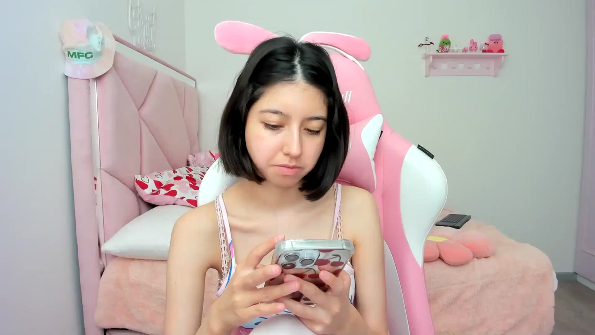 Gallery image thumbnail from Cherrycute666's myfreecams stream on, 03/20/2024, 21:02 image 11 of 20