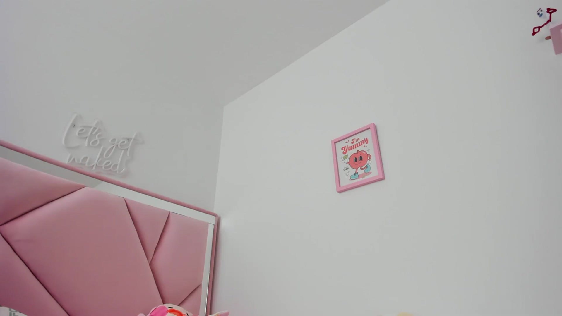 Gallery image thumbnail from Cherrycute666's myfreecams stream on, 03/20/2024, 22:33 image 4 of 20