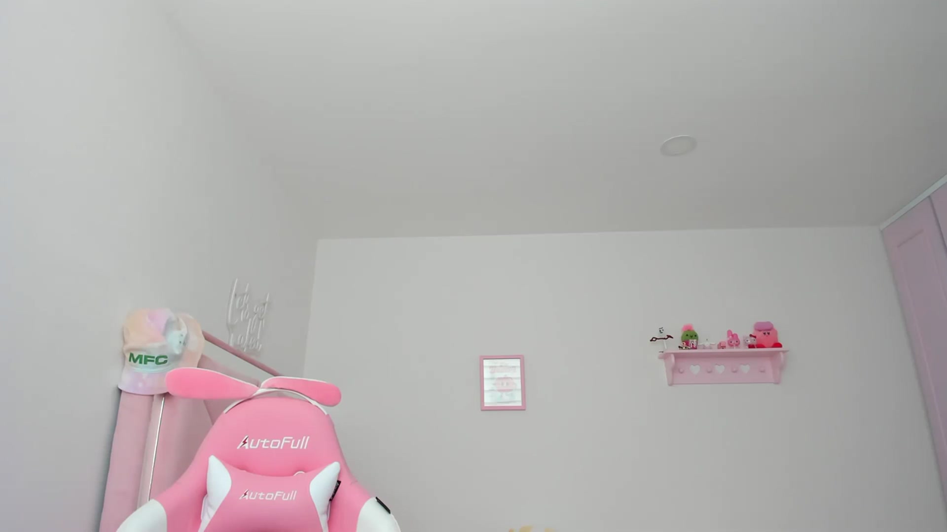 Gallery image thumbnail from Cherrycute666's myfreecams stream on, 03/20/2024, 22:33 image 11 of 20