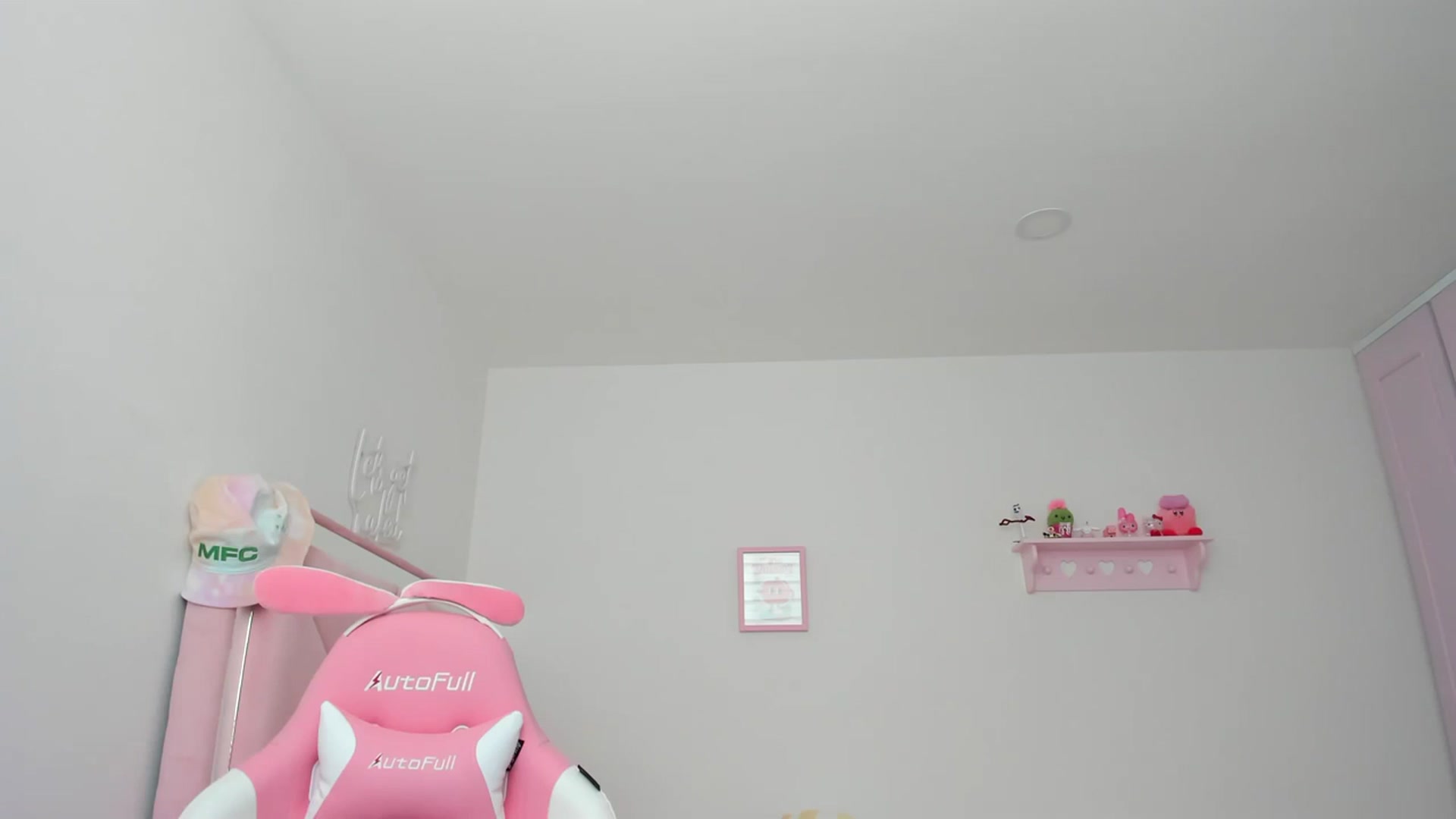 Gallery image thumbnail from Cherrycute666's myfreecams stream on, 03/20/2024, 22:33 image 12 of 20