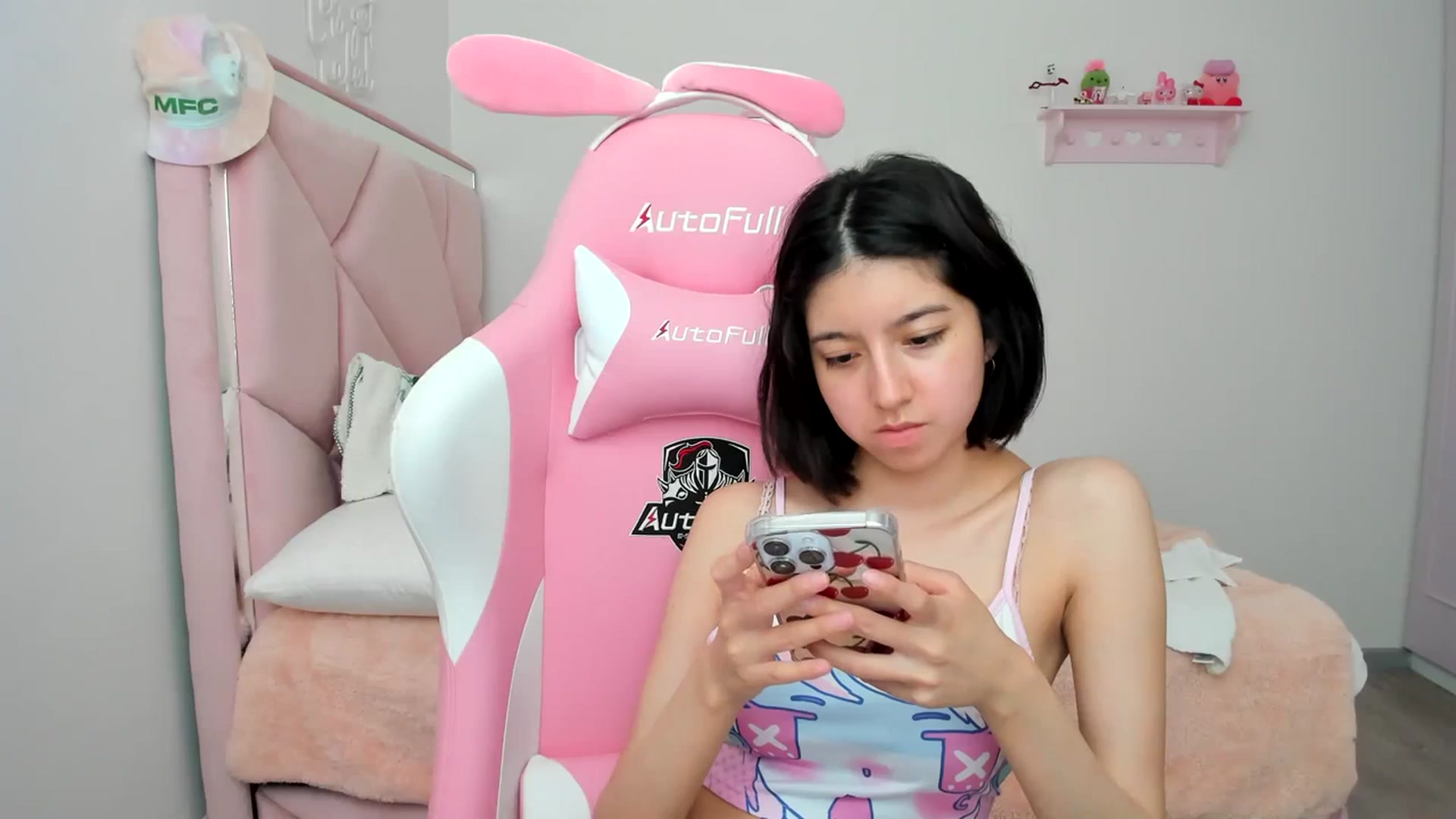 Gallery image thumbnail from Cherrycute666's myfreecams stream on, 03/20/2024, 22:33 image 20 of 20