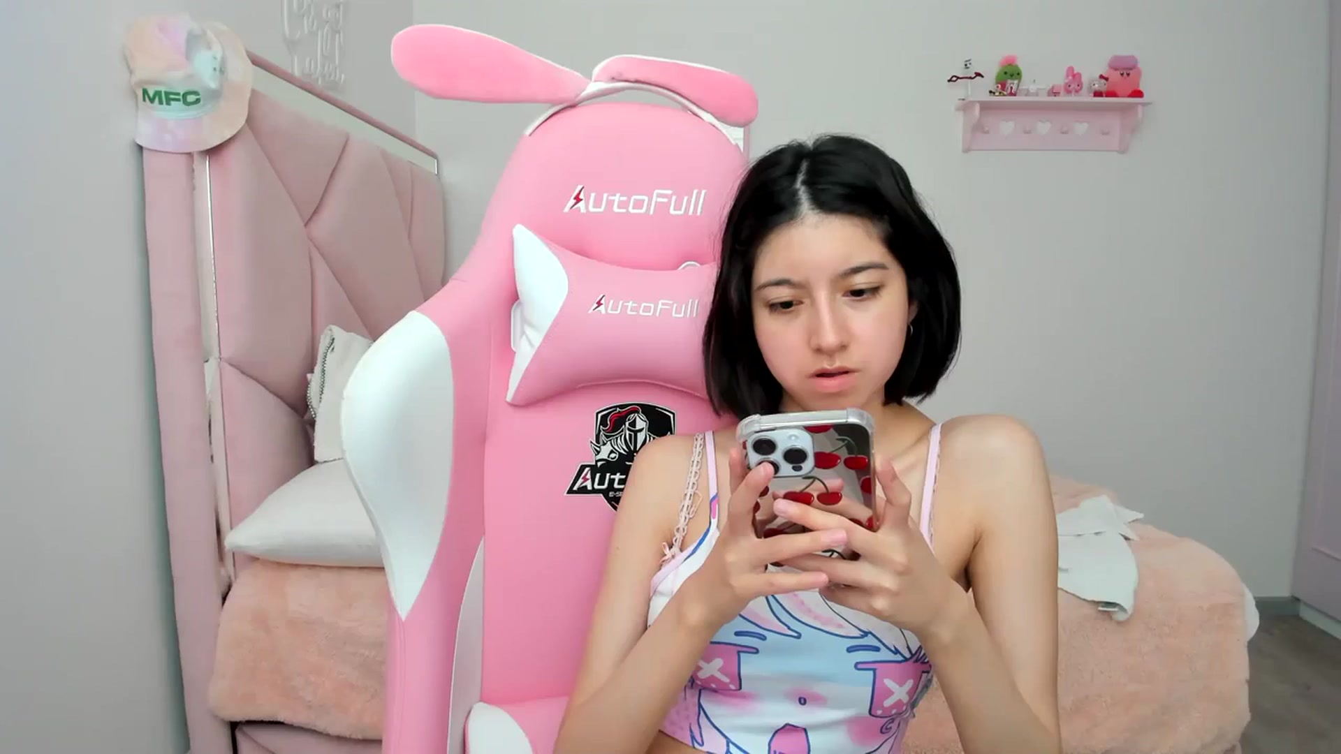 Gallery image thumbnail from Cherrycute666's myfreecams stream on, 03/20/2024, 22:33 image 19 of 20