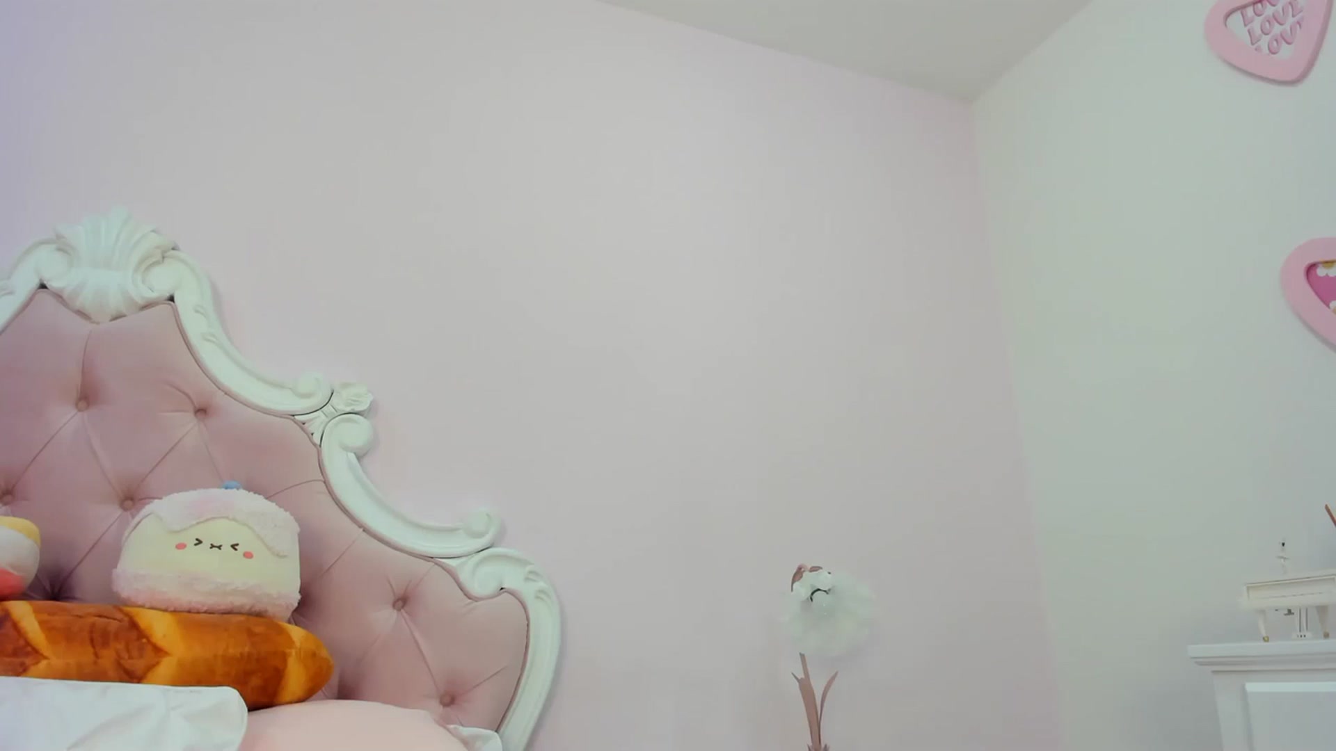Gallery image thumbnail from Cherrycute666's myfreecams stream on, 03/21/2024, 02:17 image 6 of 20