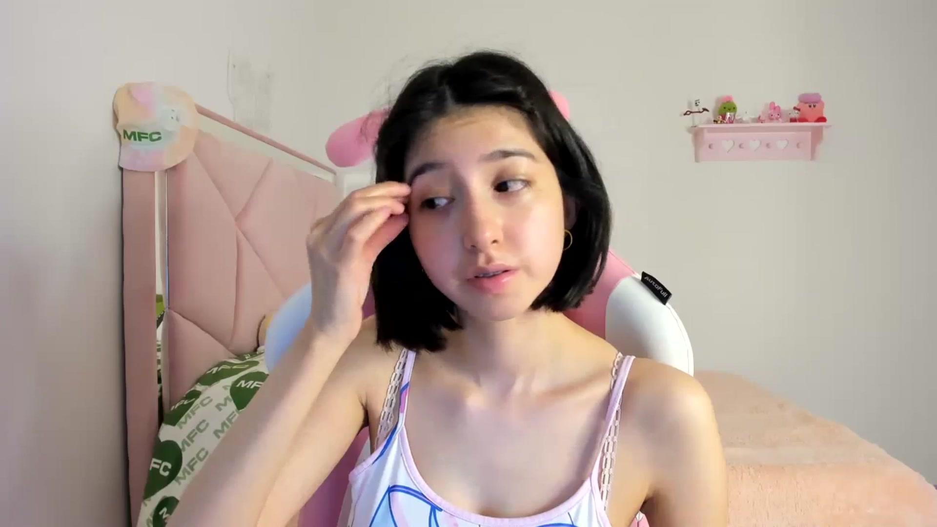 Gallery image thumbnail from Cherrycute666's myfreecams stream on, 03/21/2024, 07:31 image 10 of 20