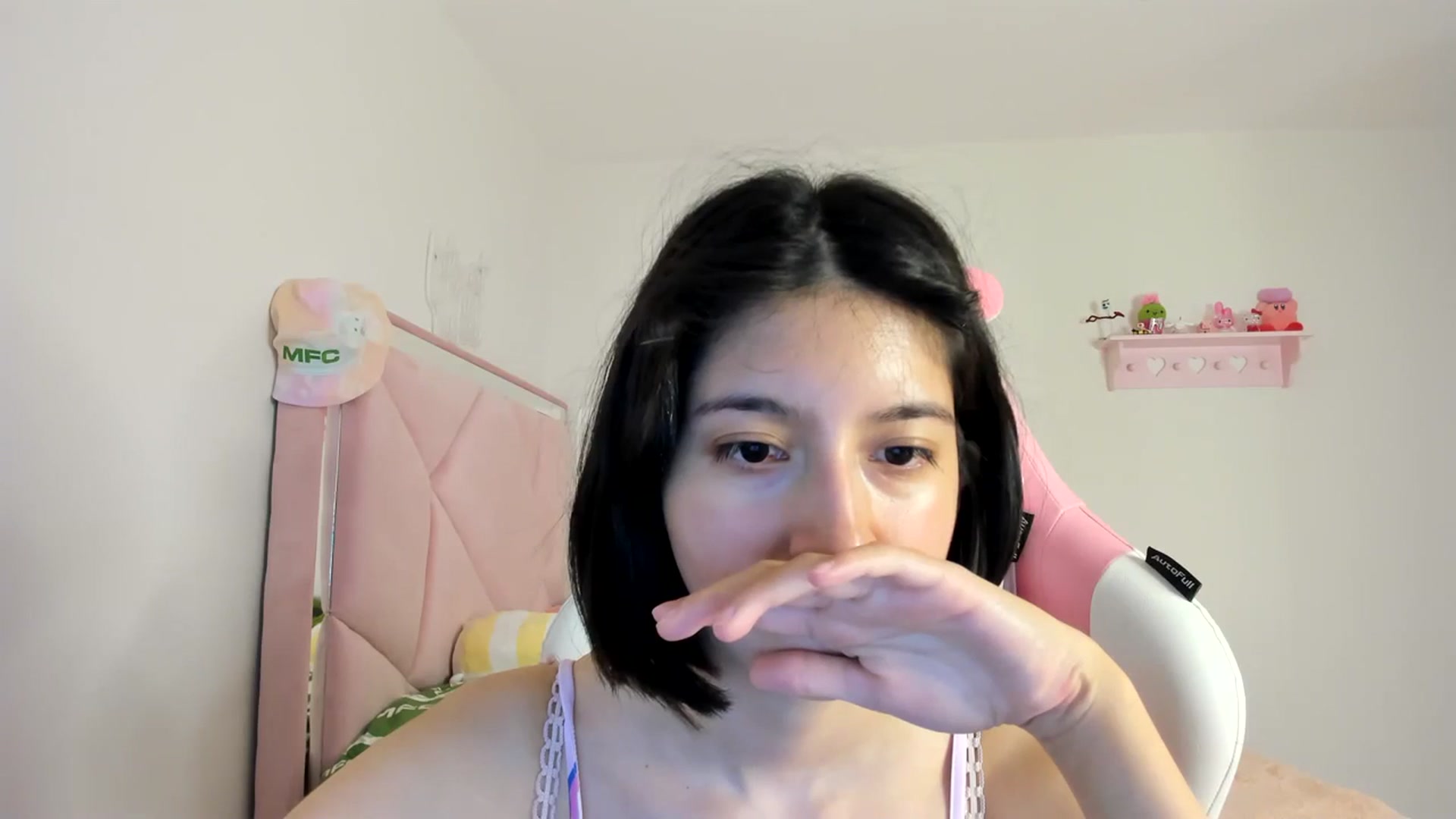 Gallery image thumbnail from Cherrycute666's myfreecams stream on, 03/21/2024, 07:31 image 17 of 20