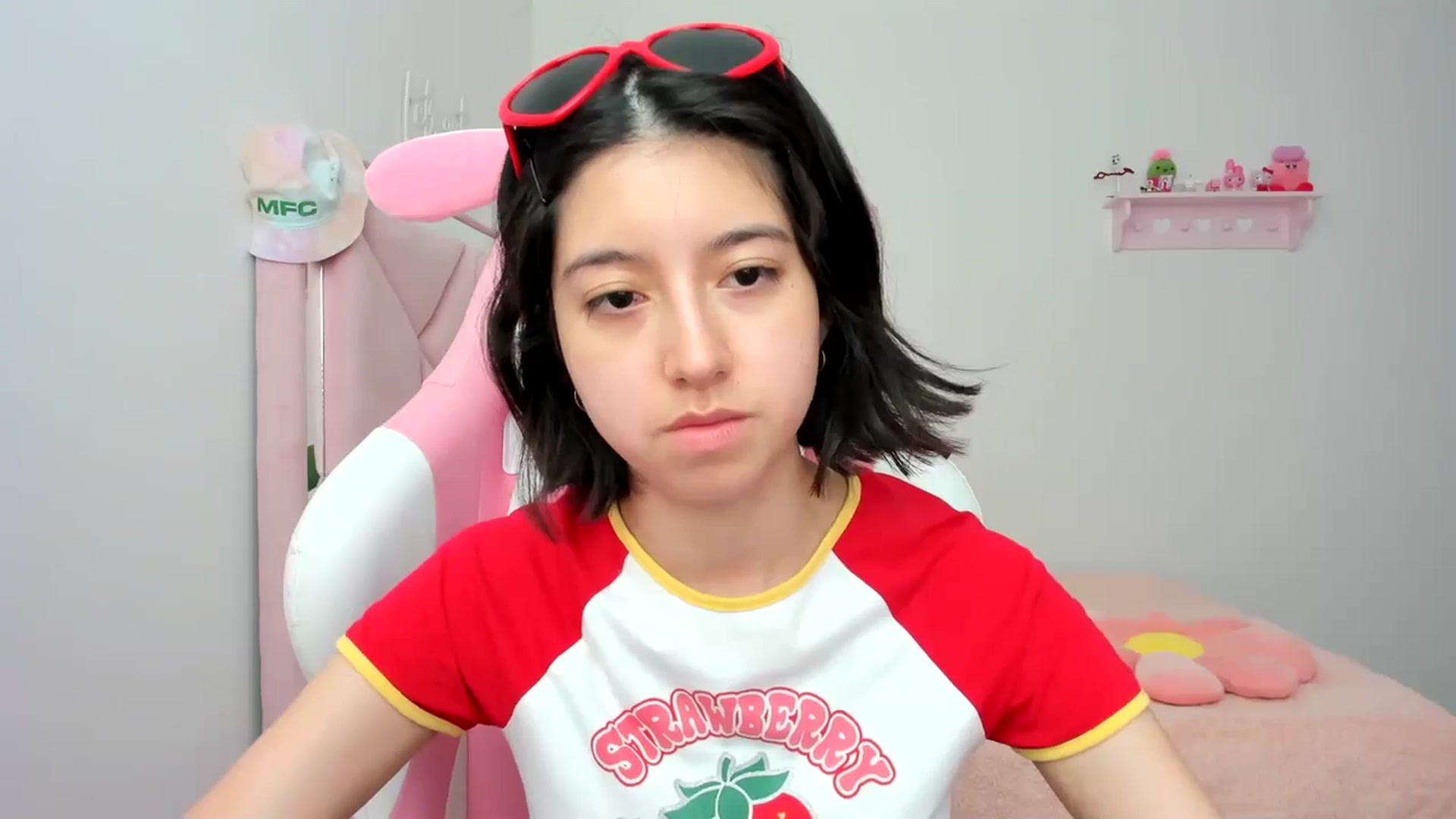 Gallery image thumbnail from Cherrycute666's myfreecams stream on, 03/21/2024, 19:59 image 2 of 20