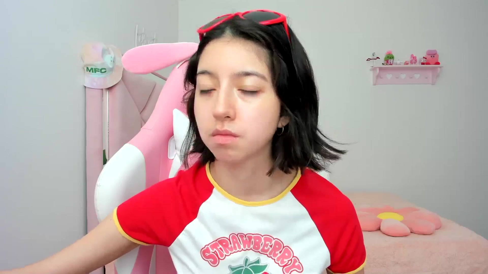 Gallery image thumbnail from Cherrycute666's myfreecams stream on, 03/21/2024, 19:59 image 6 of 20