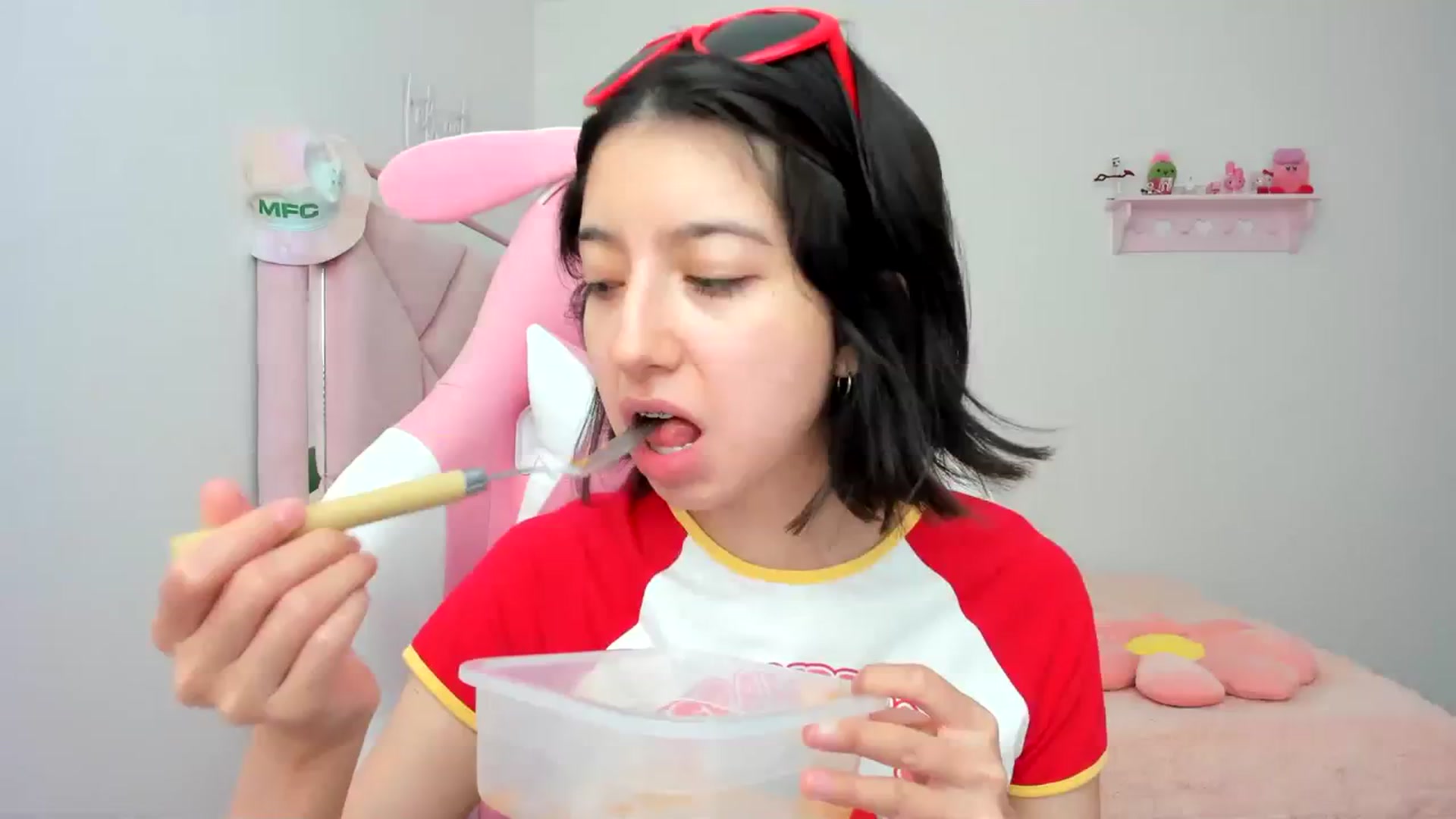 Gallery image thumbnail from Cherrycute666's myfreecams stream on, 03/21/2024, 19:59 image 9 of 20