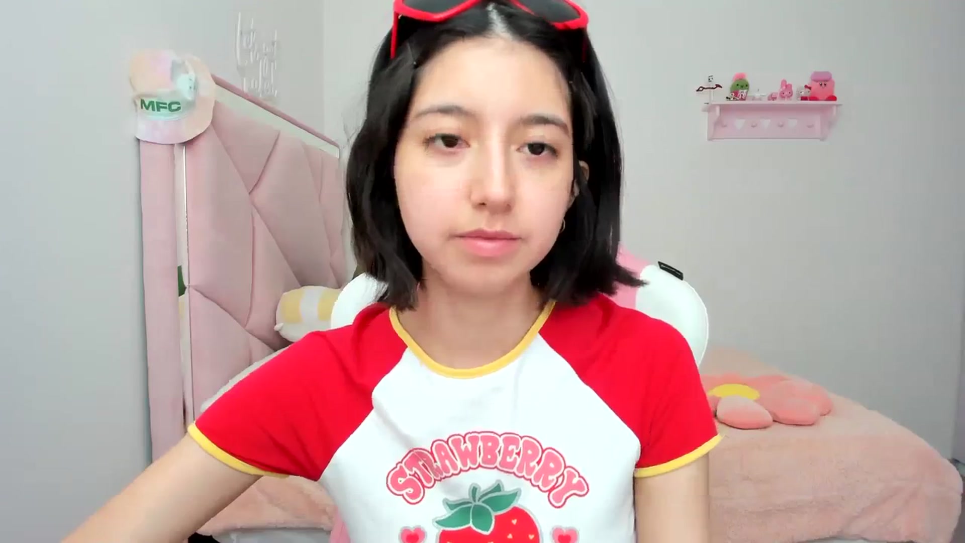 Gallery image thumbnail from Cherrycute666's myfreecams stream on, 03/21/2024, 23:23 image 3 of 20