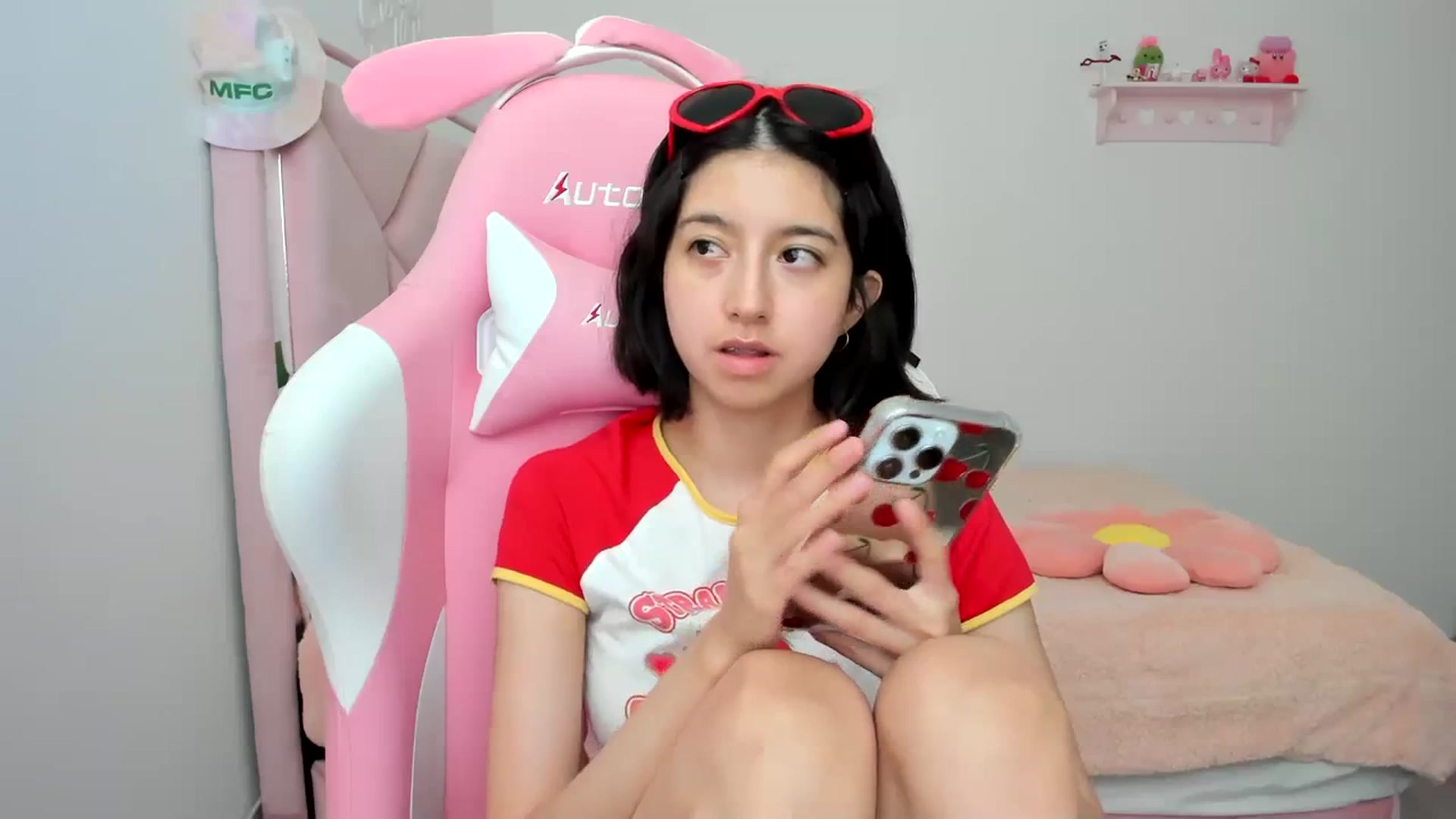 Gallery image thumbnail from Cherrycute666's myfreecams stream on, 03/21/2024, 23:23 image 20 of 20