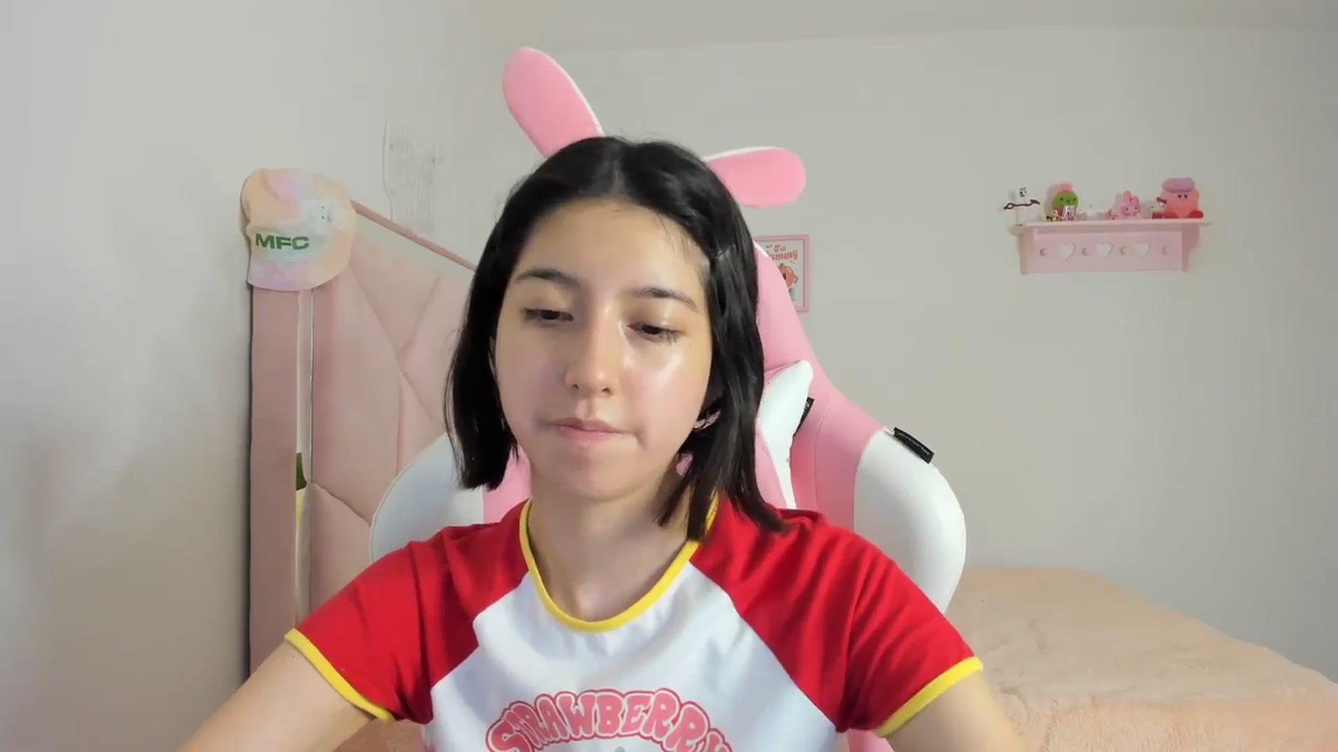 Gallery image thumbnail from Cherrycute666's myfreecams stream on, 03/22/2024, 03:55 image 6 of 20