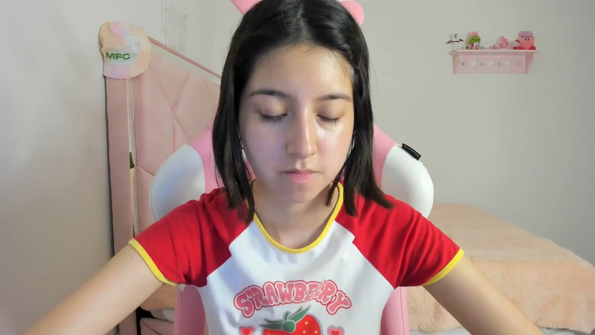Gallery image thumbnail from Cherrycute666's myfreecams stream on, 03/22/2024, 03:55 image 9 of 20