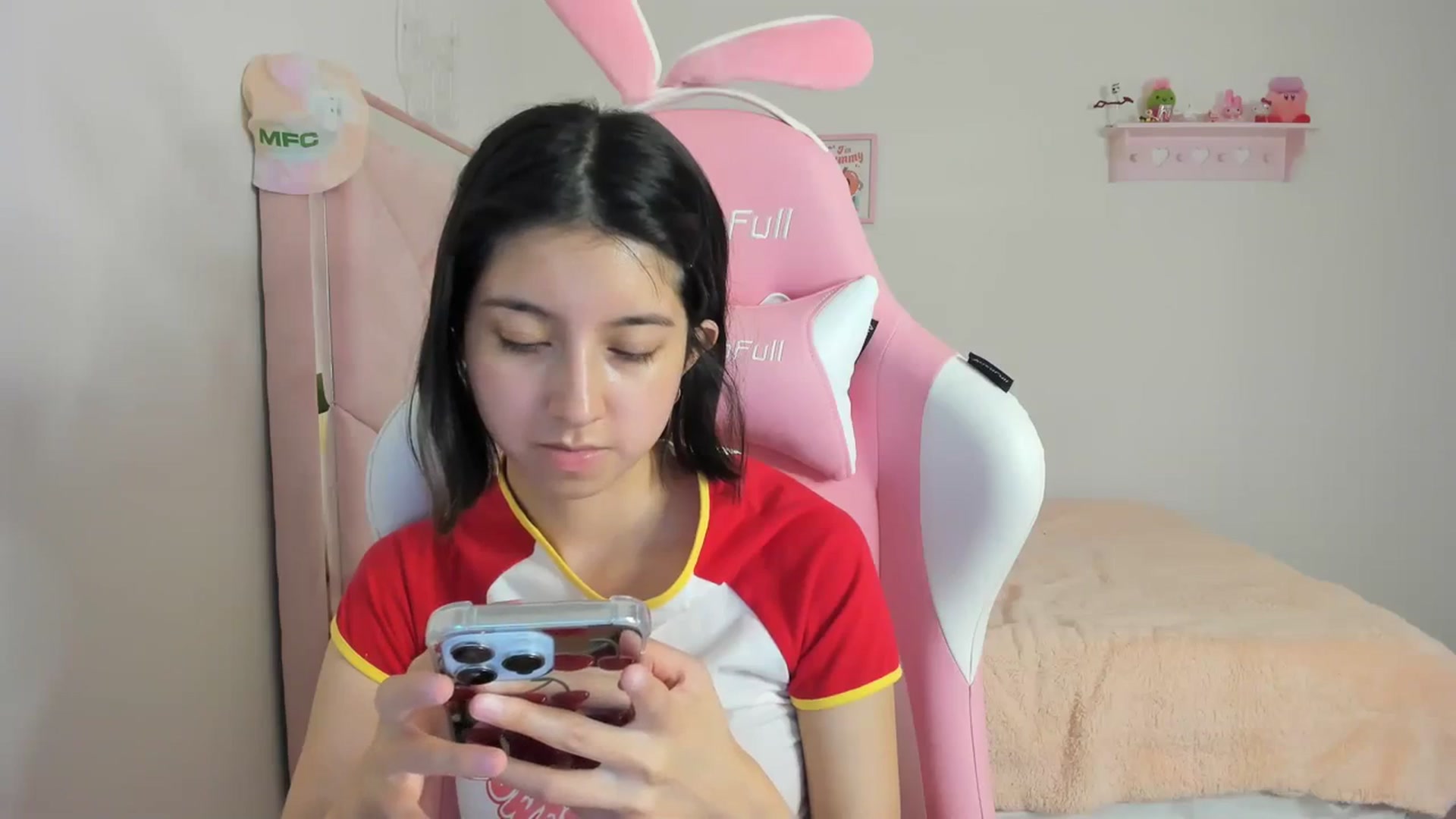 Gallery image thumbnail from Cherrycute666's myfreecams stream on, 03/22/2024, 03:55 image 14 of 20