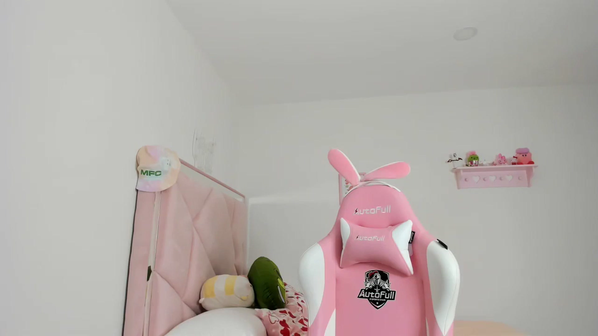 Gallery image thumbnail from Cherrycute666's myfreecams stream on, 03/22/2024, 08:24 image 8 of 20