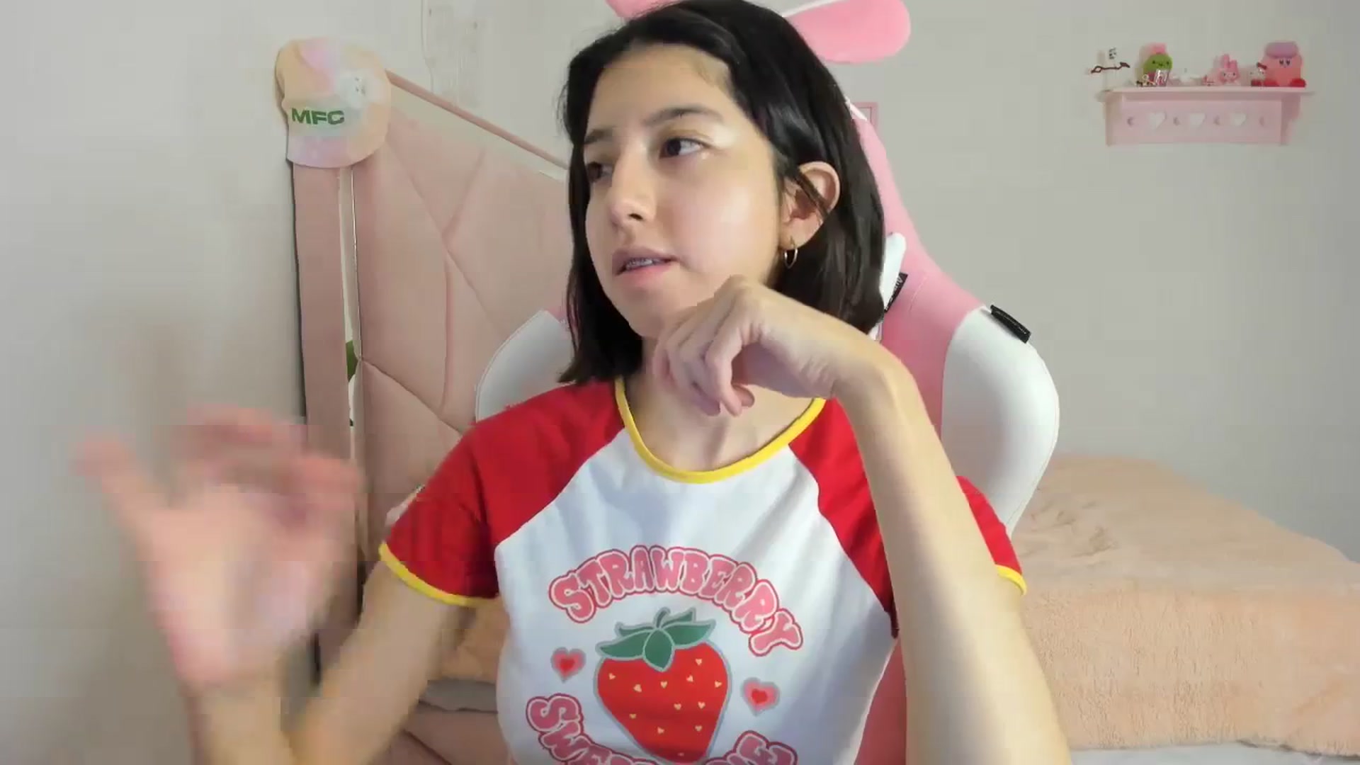 Gallery image thumbnail from Cherrycute666's myfreecams stream on, 03/22/2024, 08:24 image 10 of 20