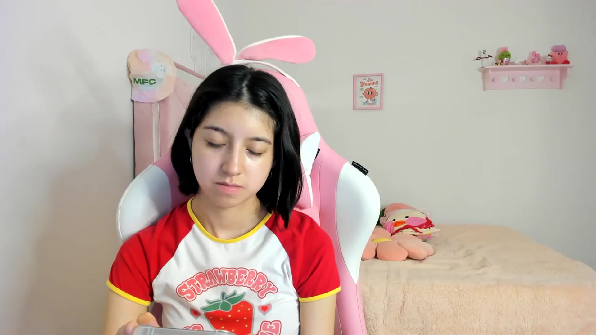 Gallery image thumbnail from Cherrycute666's myfreecams stream on, 03/22/2024, 09:30 image 20 of 20