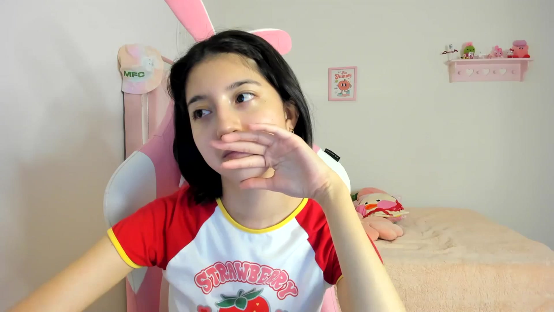 Gallery image thumbnail from Cherrycute666's myfreecams stream on, 03/22/2024, 09:30 image 19 of 20