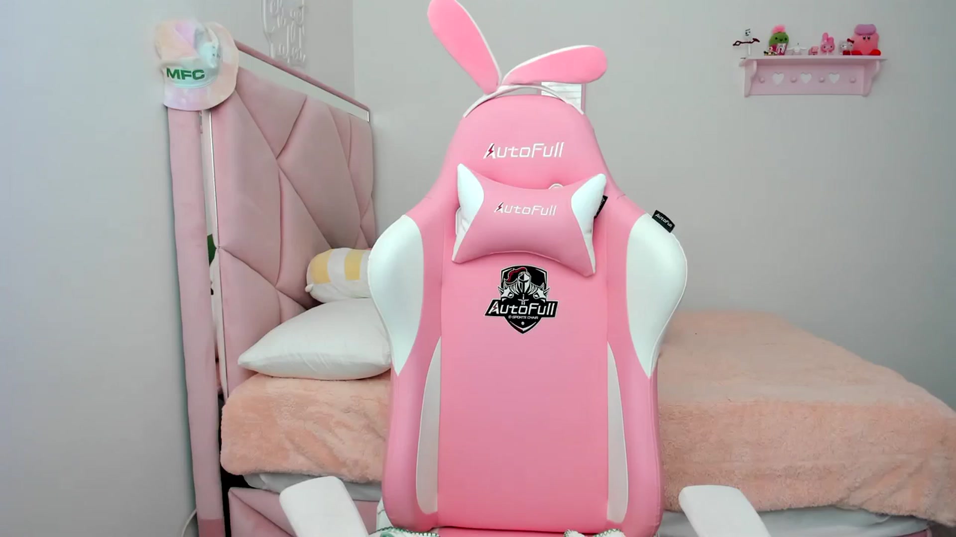 Gallery image thumbnail from Cherrycute666's myfreecams stream on, 03/22/2024, 21:41 image 4 of 20