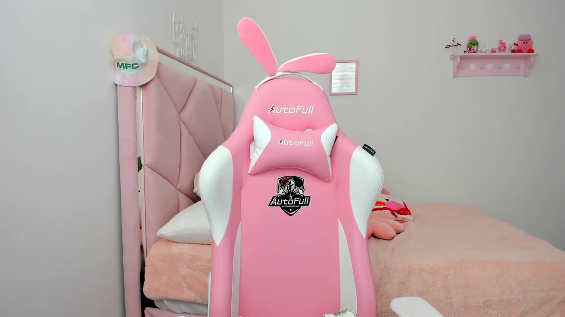 Gallery image thumbnail from Cherrycute666's myfreecams stream on, 03/22/2024, 23:27 image 3 of 20