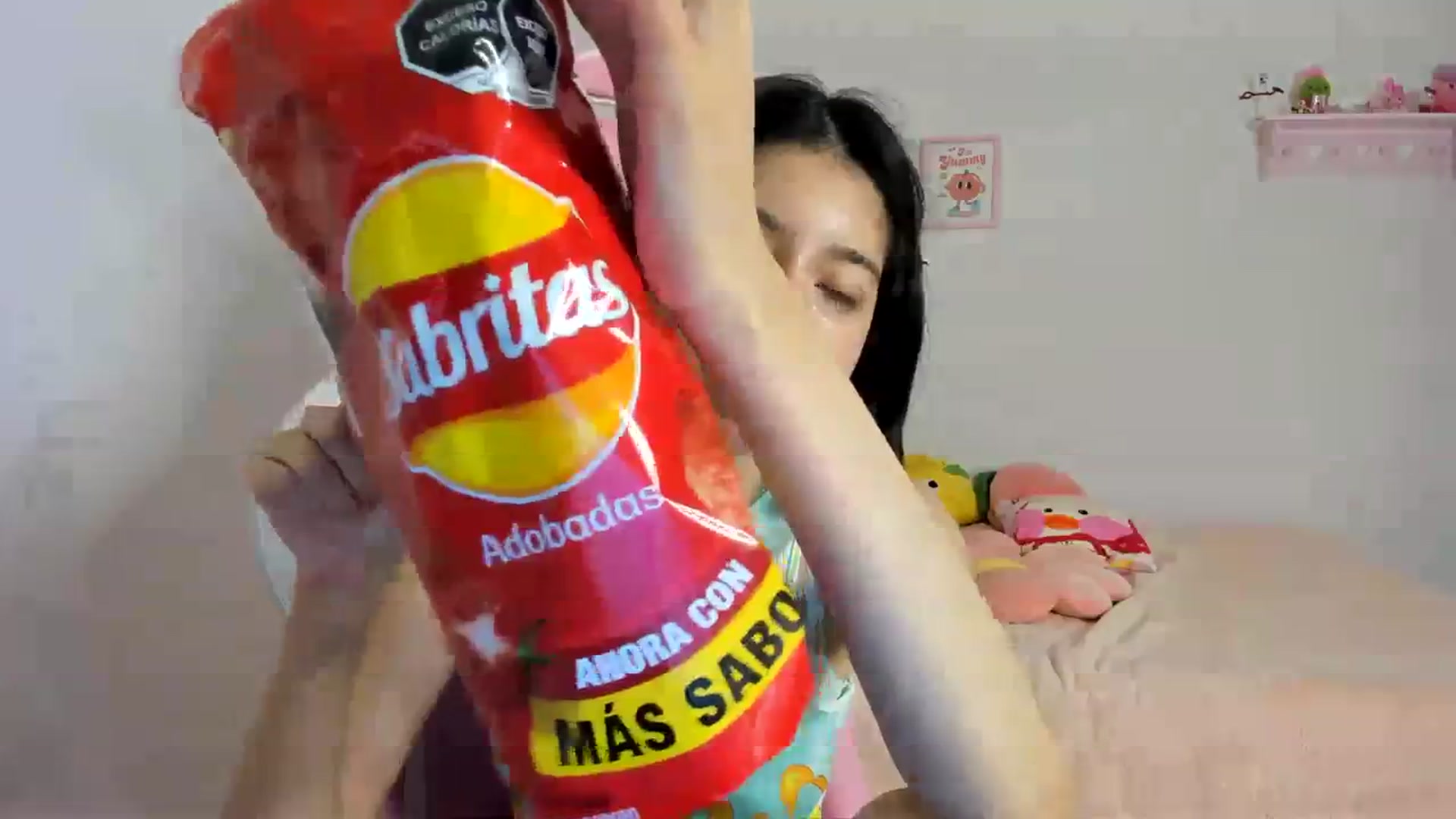 Gallery image thumbnail from Cherrycute666's myfreecams stream on, 03/23/2024, 04:49 image 15 of 20