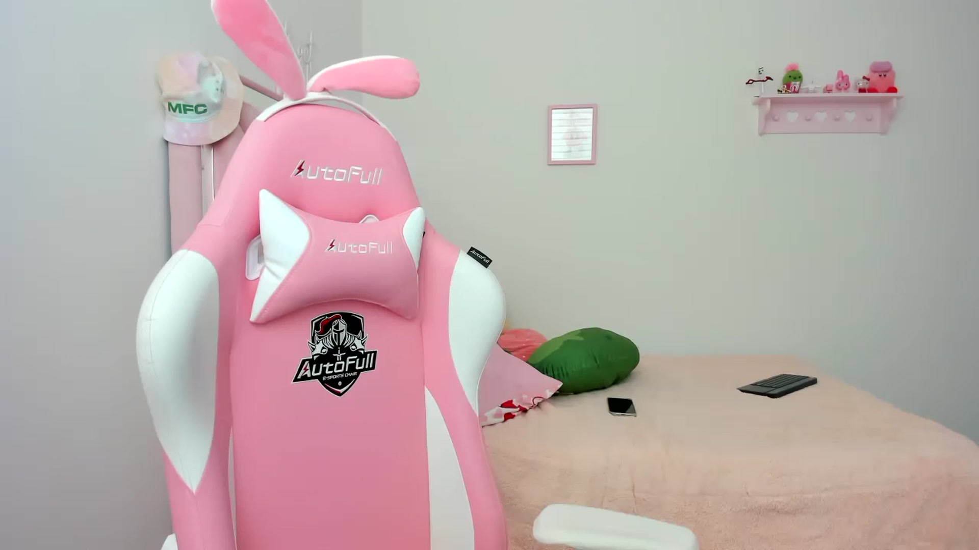 Gallery image thumbnail from Cherrycute666's myfreecams stream on, 03/24/2024, 22:17 image 1 of 20