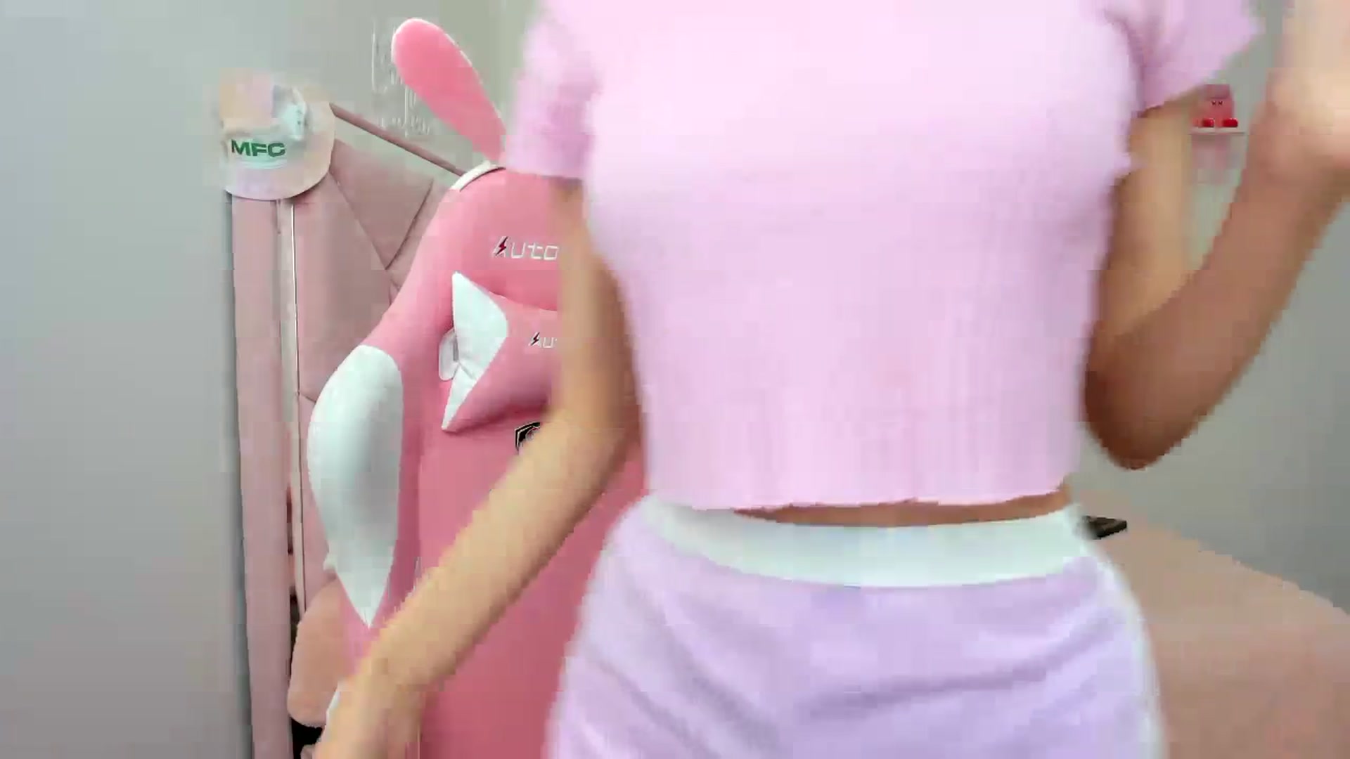 Gallery image thumbnail from Cherrycute666's myfreecams stream on, 03/24/2024, 22:17 image 14 of 20