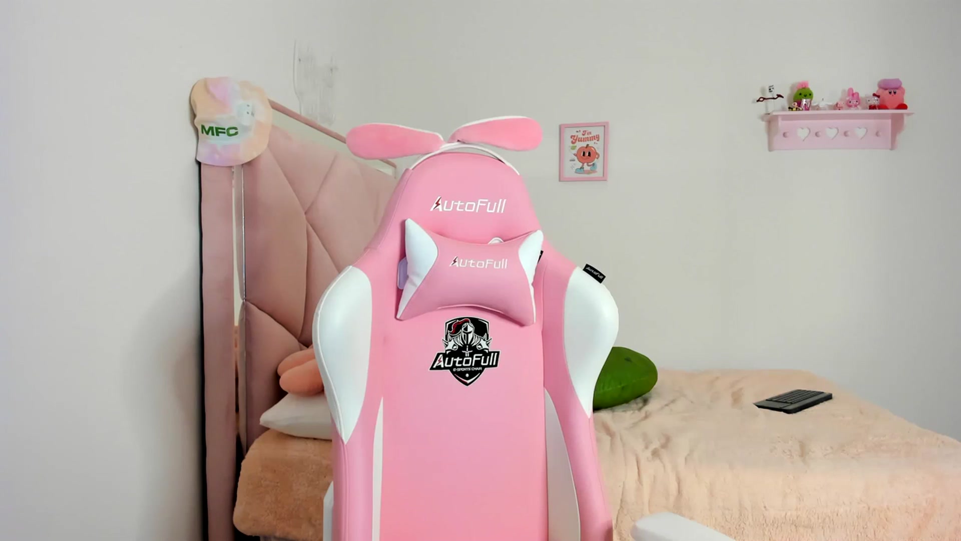 Gallery image thumbnail from Cherrycute666's myfreecams stream on, 03/25/2024, 05:05 image 15 of 20
