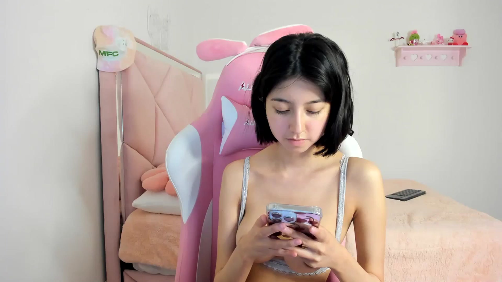 Gallery image thumbnail from Cherrycute666's myfreecams stream on, 03/25/2024, 05:05 image 1 of 20