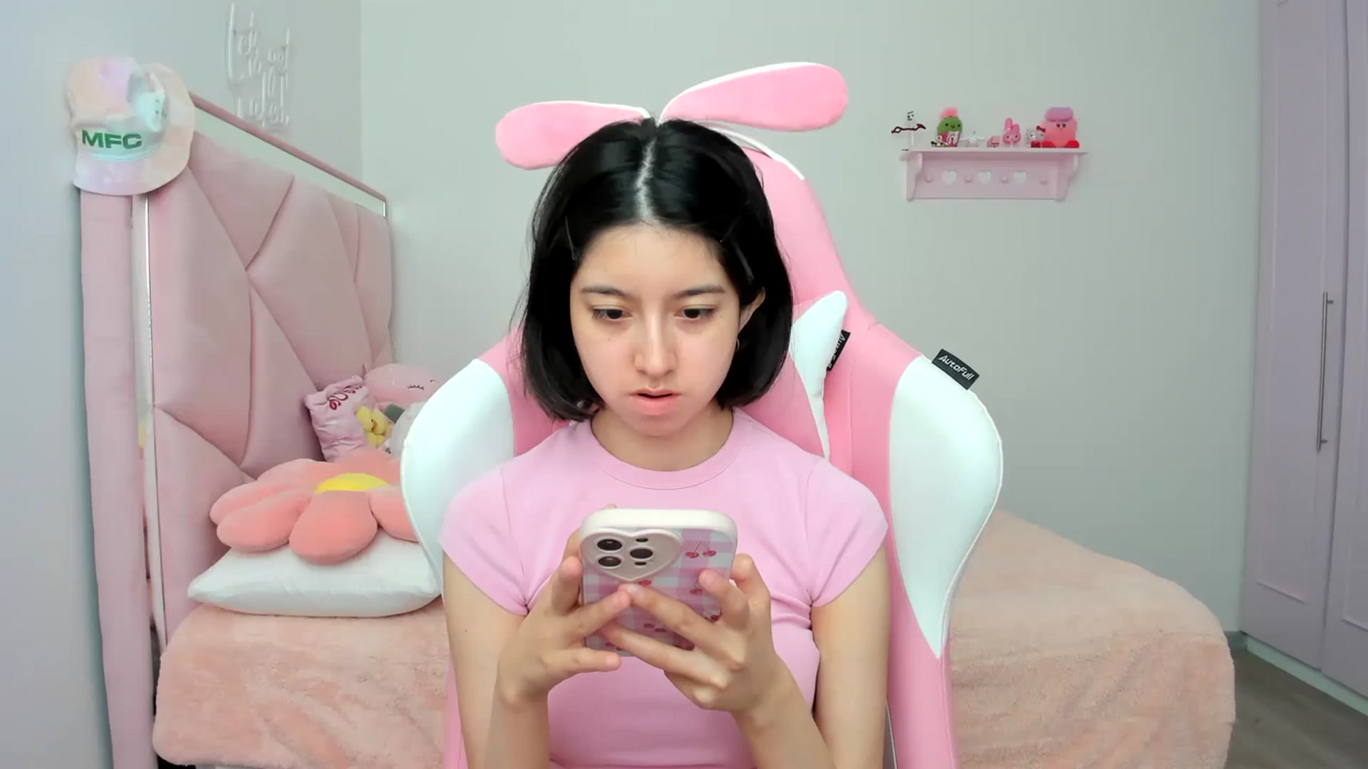 Gallery image thumbnail from Cherrycute666's myfreecams stream on, 03/25/2024, 20:07 image 8 of 20