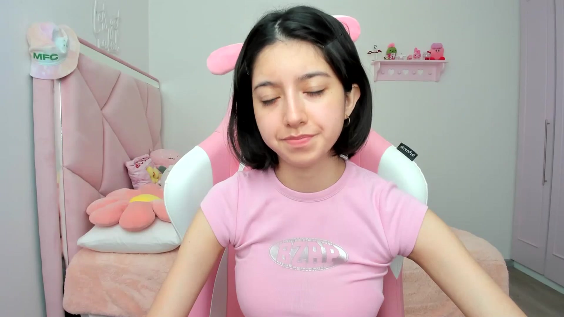 Gallery image thumbnail from Cherrycute666's myfreecams stream on, 03/25/2024, 20:07 image 10 of 20