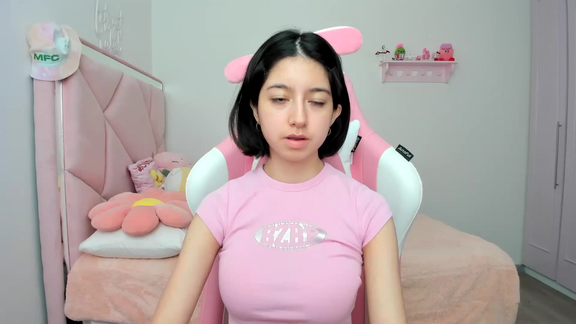 Gallery image thumbnail from Cherrycute666's myfreecams stream on, 03/25/2024, 20:07 image 9 of 20